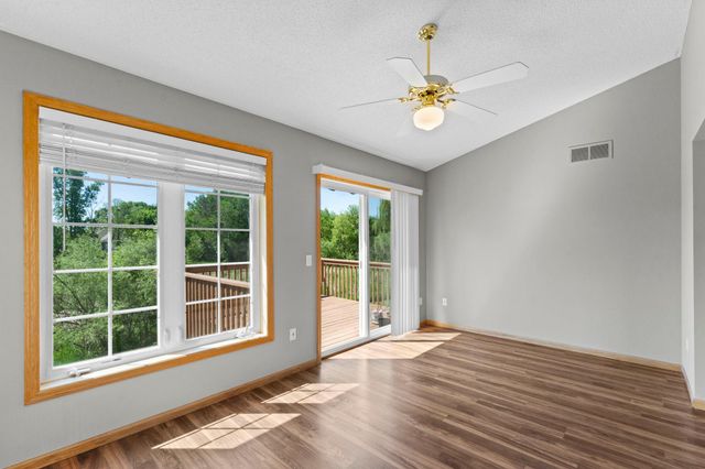 5208 Deerfield Lane SE, Prior Lake, MN 55372