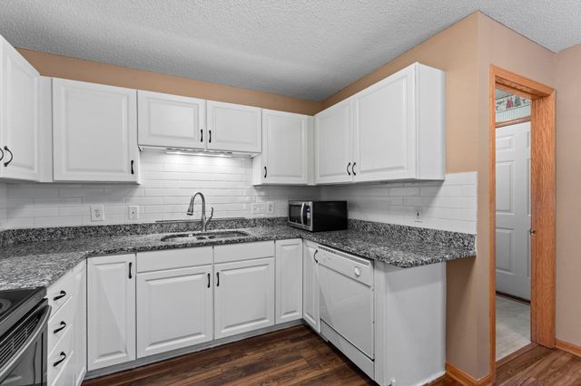5208 Deerfield Lane SE, Prior Lake, MN 55372