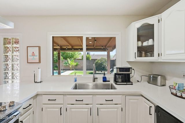 2407 E HERMOSA Drive, Tempe, AZ 85282