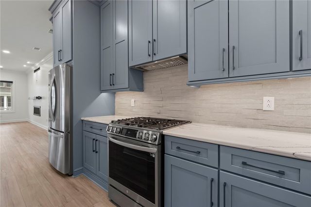 11 Allegheny Avenue, Oakmont, PA 15139