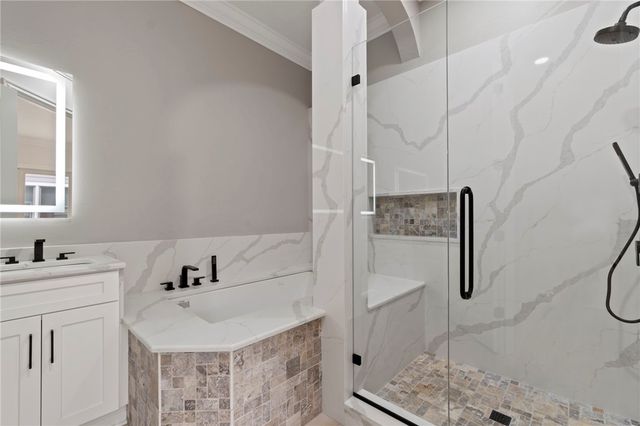 11 Allegheny Avenue, Oakmont, PA 15139