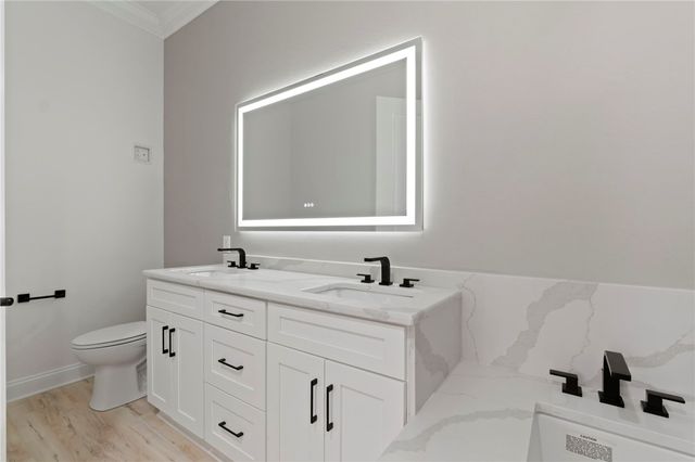 11 Allegheny Avenue, Oakmont, PA 15139