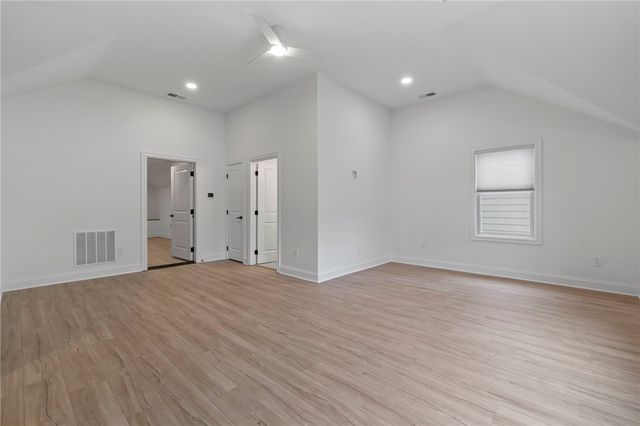 11 Allegheny Avenue, Oakmont, PA 15139