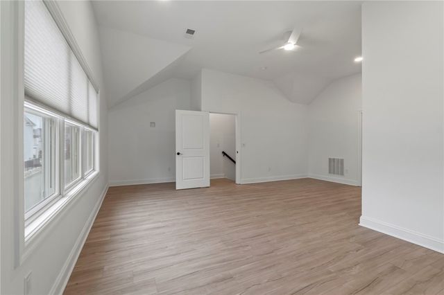 11 Allegheny Avenue, Oakmont, PA 15139