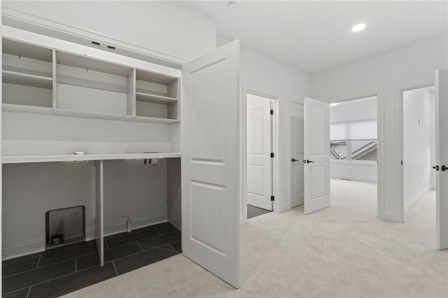 11 Allegheny Avenue, Oakmont, PA 15139