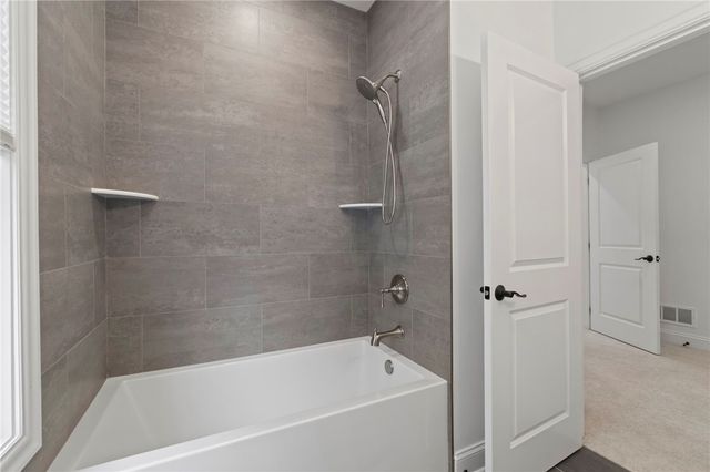 11 Allegheny Avenue, Oakmont, PA 15139