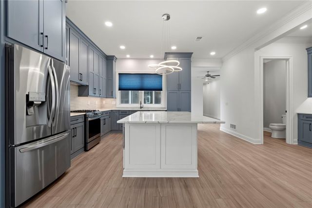 11 Allegheny Avenue, Oakmont, PA 15139