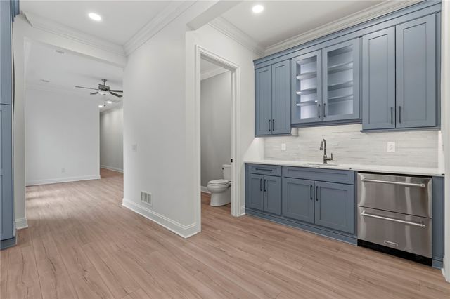 11 Allegheny Avenue, Oakmont, PA 15139