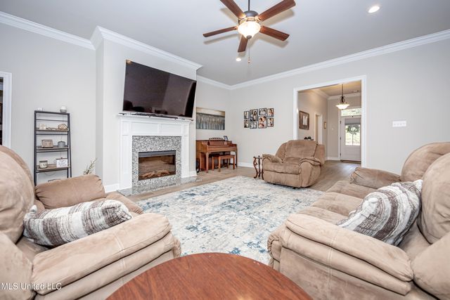 6995 Osprey Drive, Ocean Springs, MS 39564