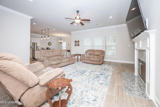 6995 Osprey Drive, Ocean Springs, MS 39564