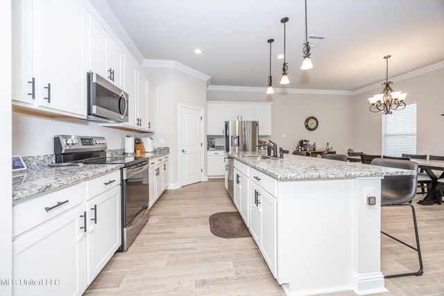 6995 Osprey Drive, Ocean Springs, MS 39564