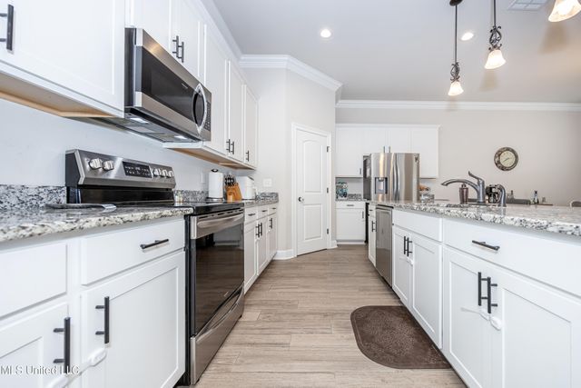 6995 Osprey Drive, Ocean Springs, MS 39564