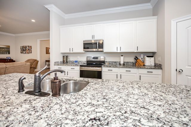 6995 Osprey Drive, Ocean Springs, MS 39564