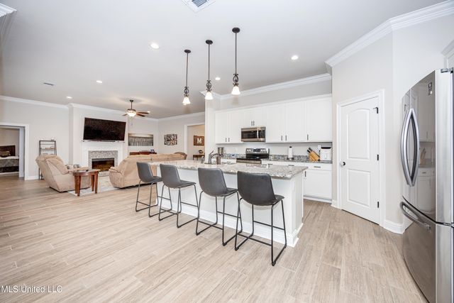 6995 Osprey Drive, Ocean Springs, MS 39564