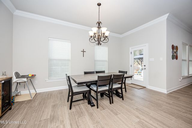 6995 Osprey Drive, Ocean Springs, MS 39564