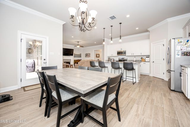 6995 Osprey Drive, Ocean Springs, MS 39564