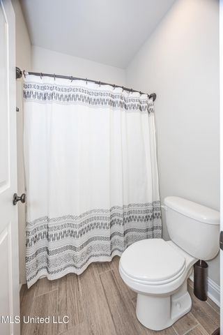 6995 Osprey Drive, Ocean Springs, MS 39564