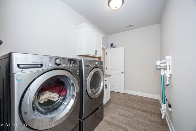 6995 Osprey Drive, Ocean Springs, MS 39564