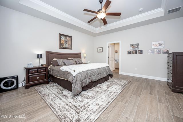 6995 Osprey Drive, Ocean Springs, MS 39564