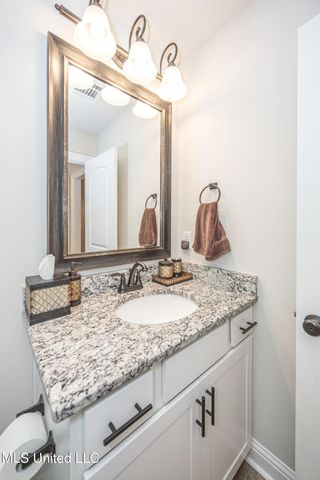 6995 Osprey Drive, Ocean Springs, MS 39564