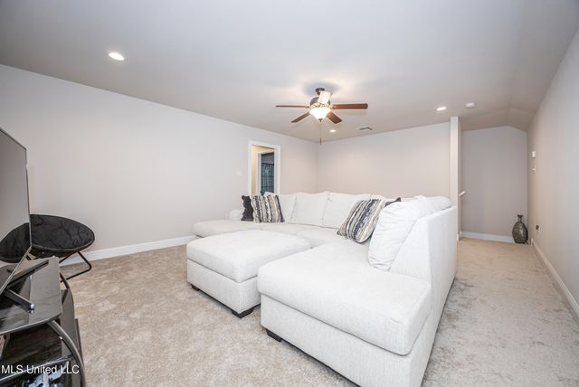 6995 Osprey Drive, Ocean Springs, MS 39564