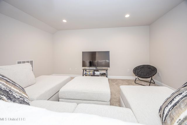 6995 Osprey Drive, Ocean Springs, MS 39564