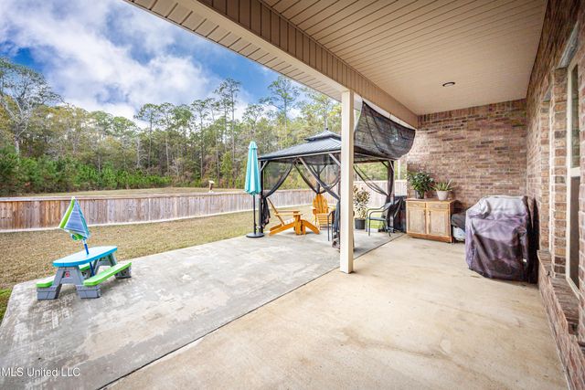 6995 Osprey Drive, Ocean Springs, MS 39564
