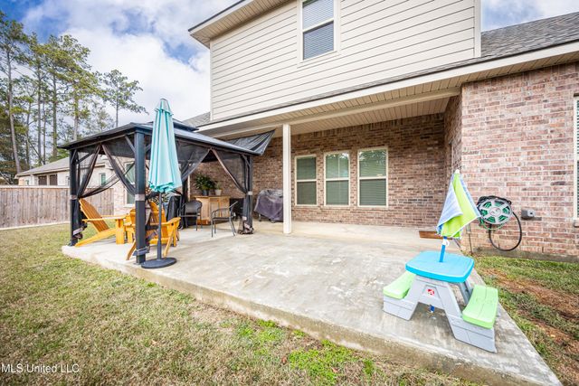 6995 Osprey Drive, Ocean Springs, MS 39564