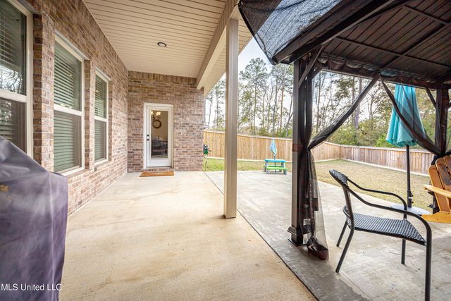 6995 Osprey Drive, Ocean Springs, MS 39564