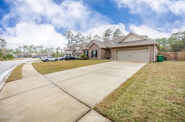 6995 Osprey Drive, Ocean Springs, MS 39564