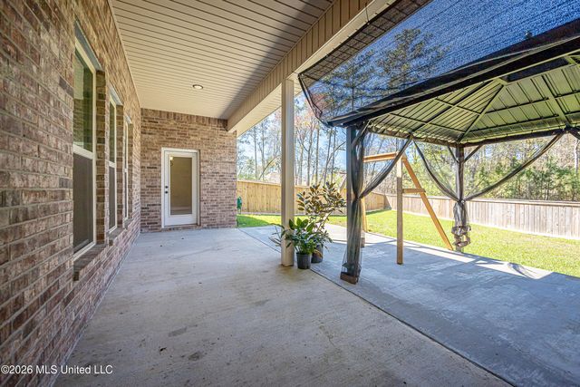 6995 Osprey Drive, Ocean Springs, MS 39564