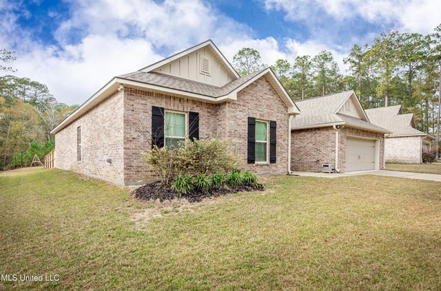 6995 Osprey Drive, Ocean Springs, MS 39564