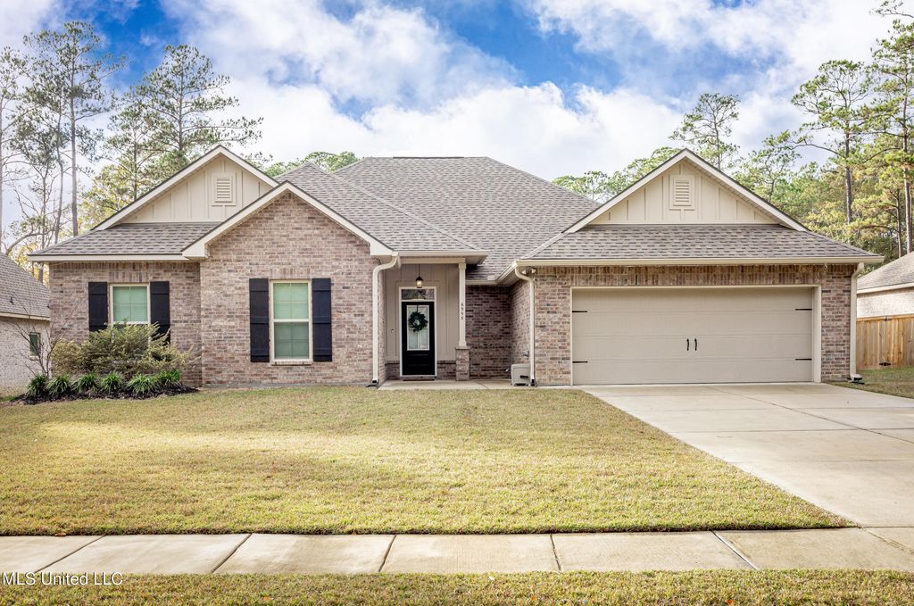 6995 Osprey Drive, Ocean Springs, MS 39564