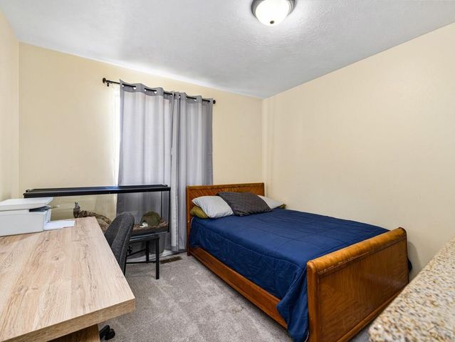 635 E Autumn Dr, Pueblo West, CO 81007