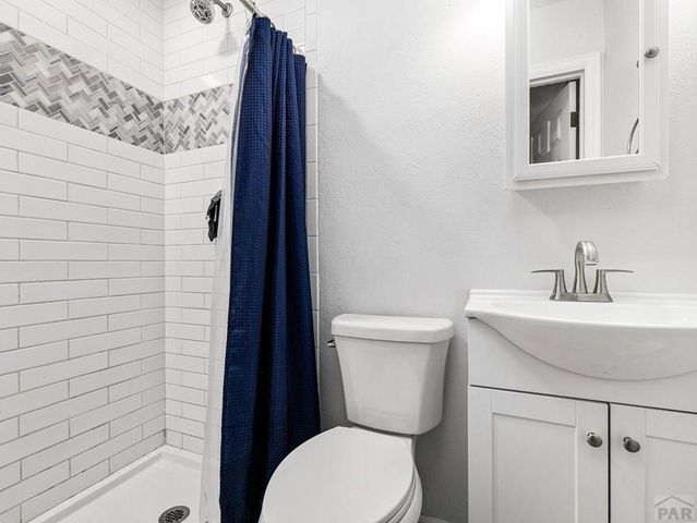 635 E Autumn Dr, Pueblo West, CO 81007