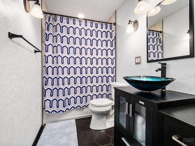 635 E Autumn Dr, Pueblo West, CO 81007