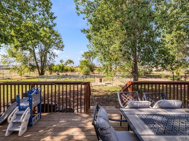 635 E Autumn Dr, Pueblo West, CO 81007