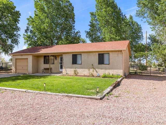 635 E Autumn Dr, Pueblo West, CO 81007