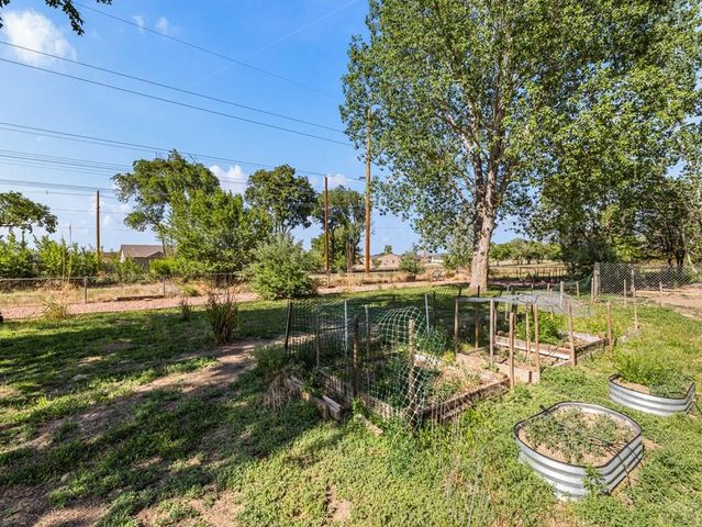 635 E Autumn Dr, Pueblo West, CO 81007