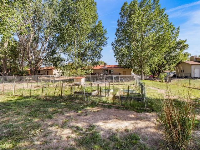 635 E Autumn Dr, Pueblo West, CO 81007