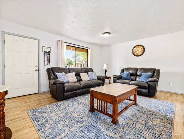 635 E Autumn Dr, Pueblo West, CO 81007