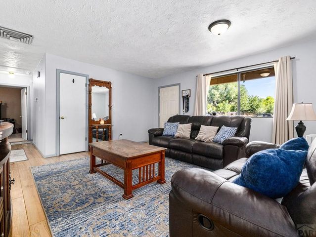635 E Autumn Dr, Pueblo West, CO 81007