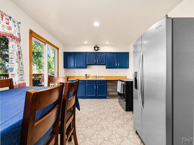 635 E Autumn Dr, Pueblo West, CO 81007