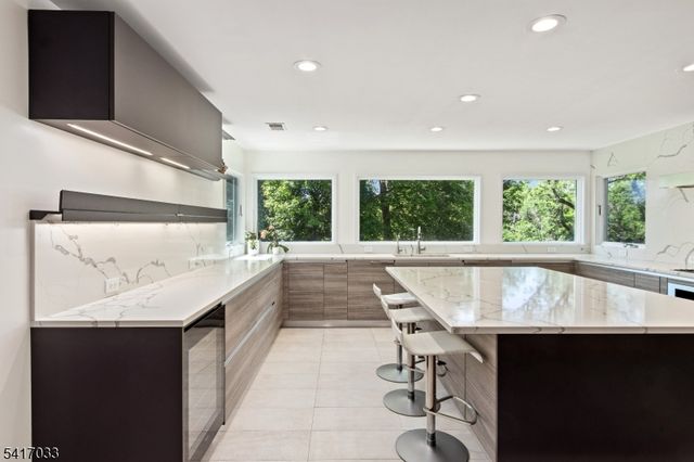 16 Nicholson Dr, Chatham Twp., NJ 07928