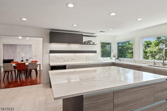 16 Nicholson Dr, Chatham Twp., NJ 07928