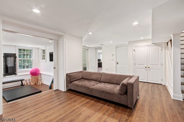 16 Nicholson Dr, Chatham Twp., NJ 07928