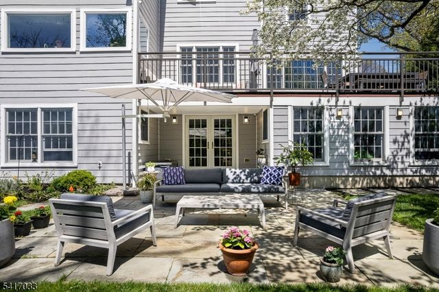 16 Nicholson Dr, Chatham Twp., NJ 07928