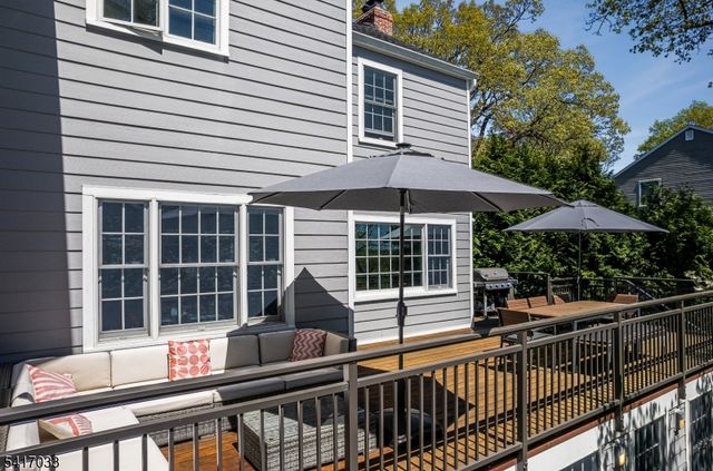 16 Nicholson Dr, Chatham Twp., NJ 07928