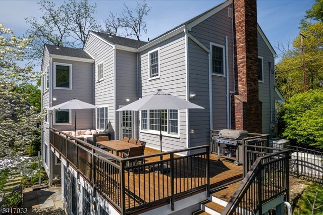 16 Nicholson Dr, Chatham Twp., NJ 07928