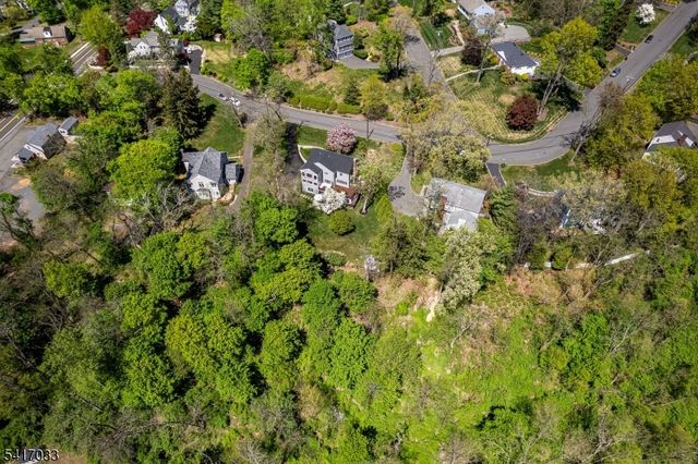 16 Nicholson Dr, Chatham Twp., NJ 07928